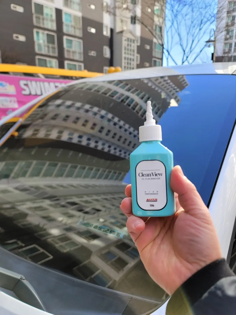 Car glass checked after using Clean View