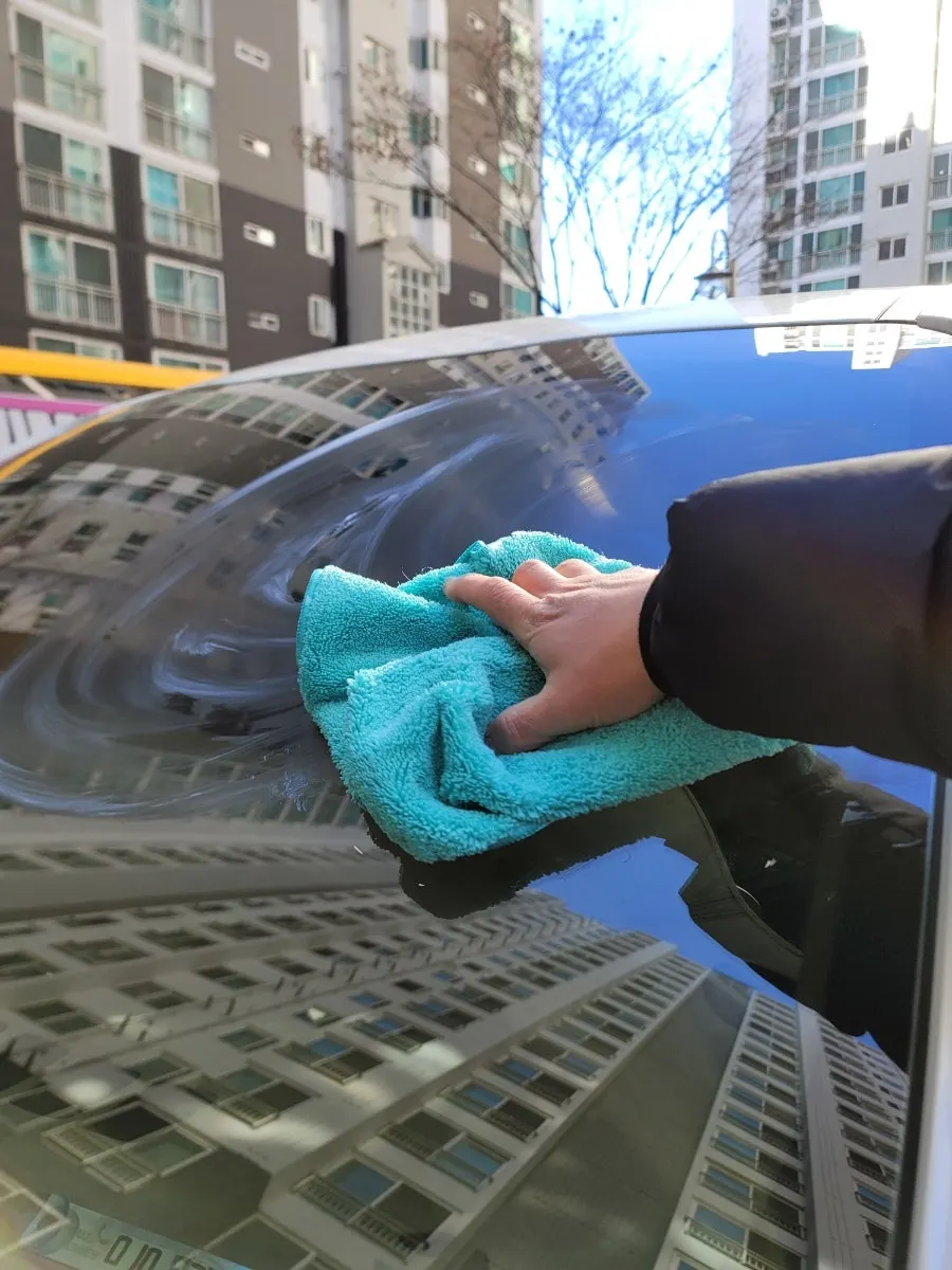 Bathroom glass cleaning using Clean View