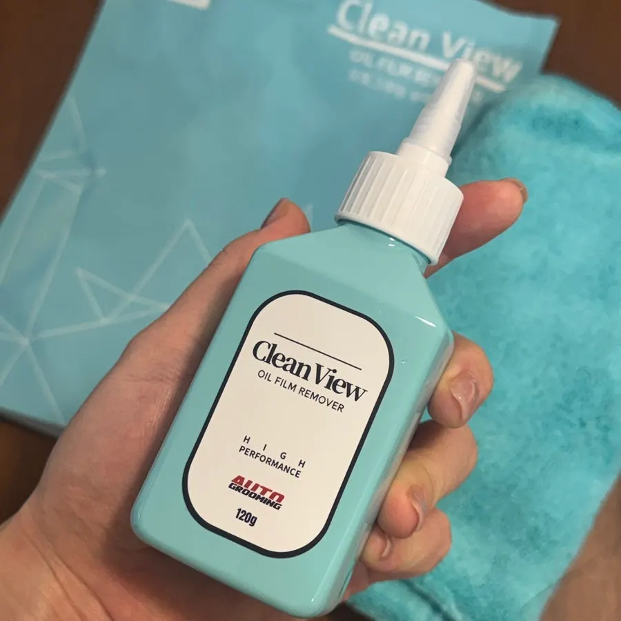 Mint-colored oil-film remover and dedicated towel