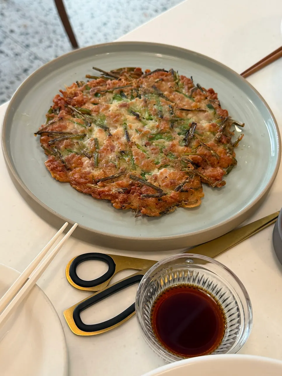 Dakjeon that looks perfect with a bowl of makgeolli