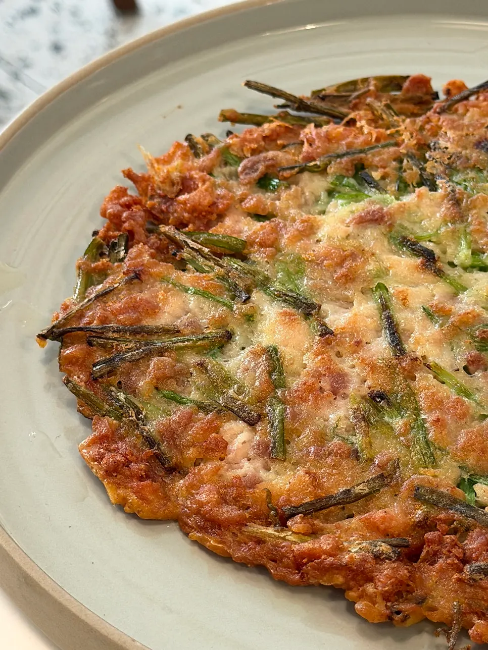 Cross-section of dakjeon cut with scissors