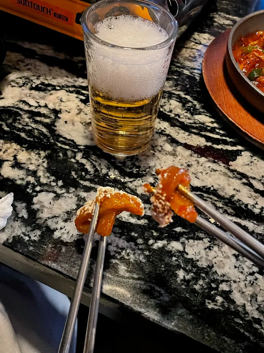 Spicy-sweet stir-fried pork skin