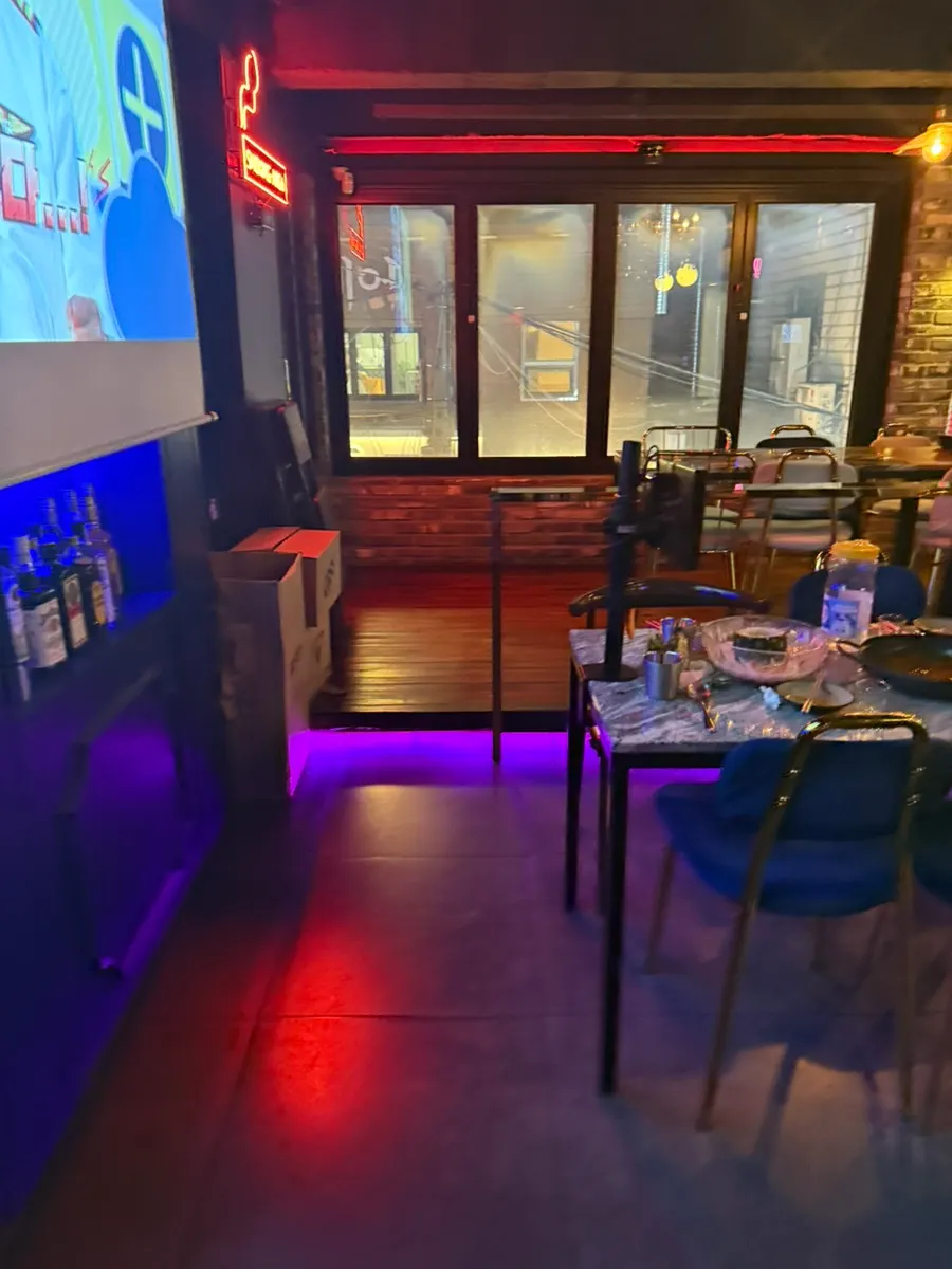 Table setting and interior atmosphere