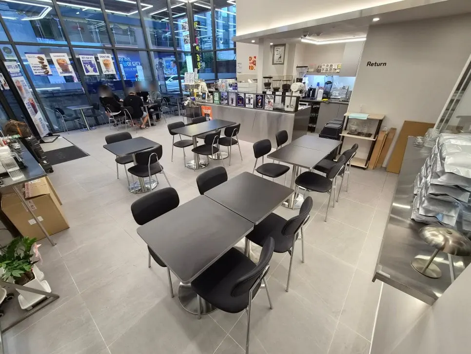 High-ceilinged interior of Coffee829 Seocho