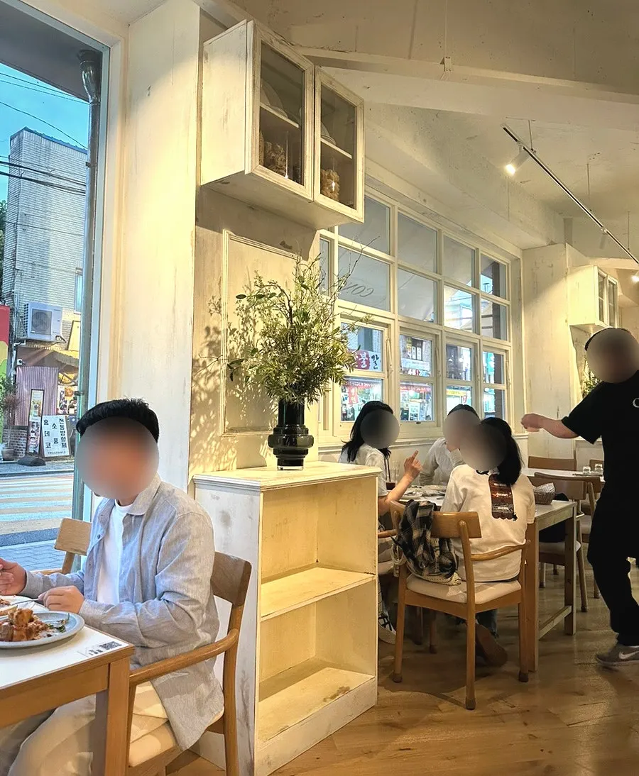 콩카세 성수 홀 테이블 배치