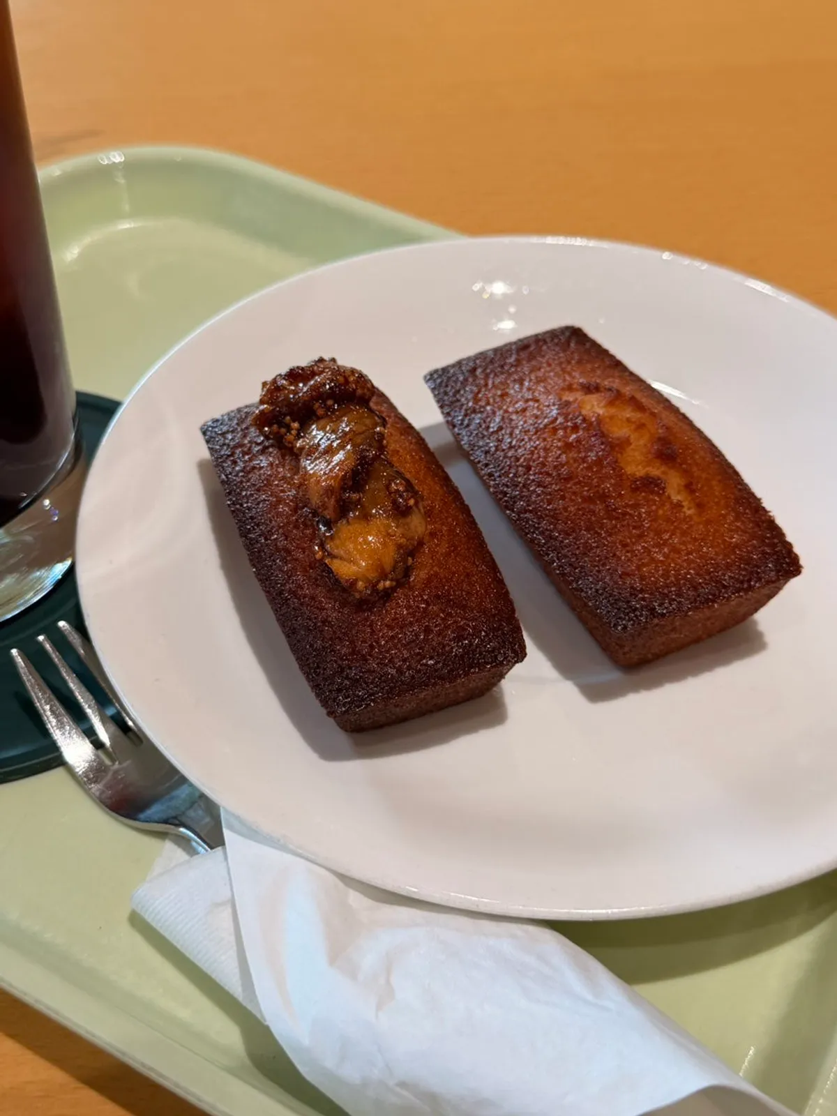 CORR plain financier and fig financier