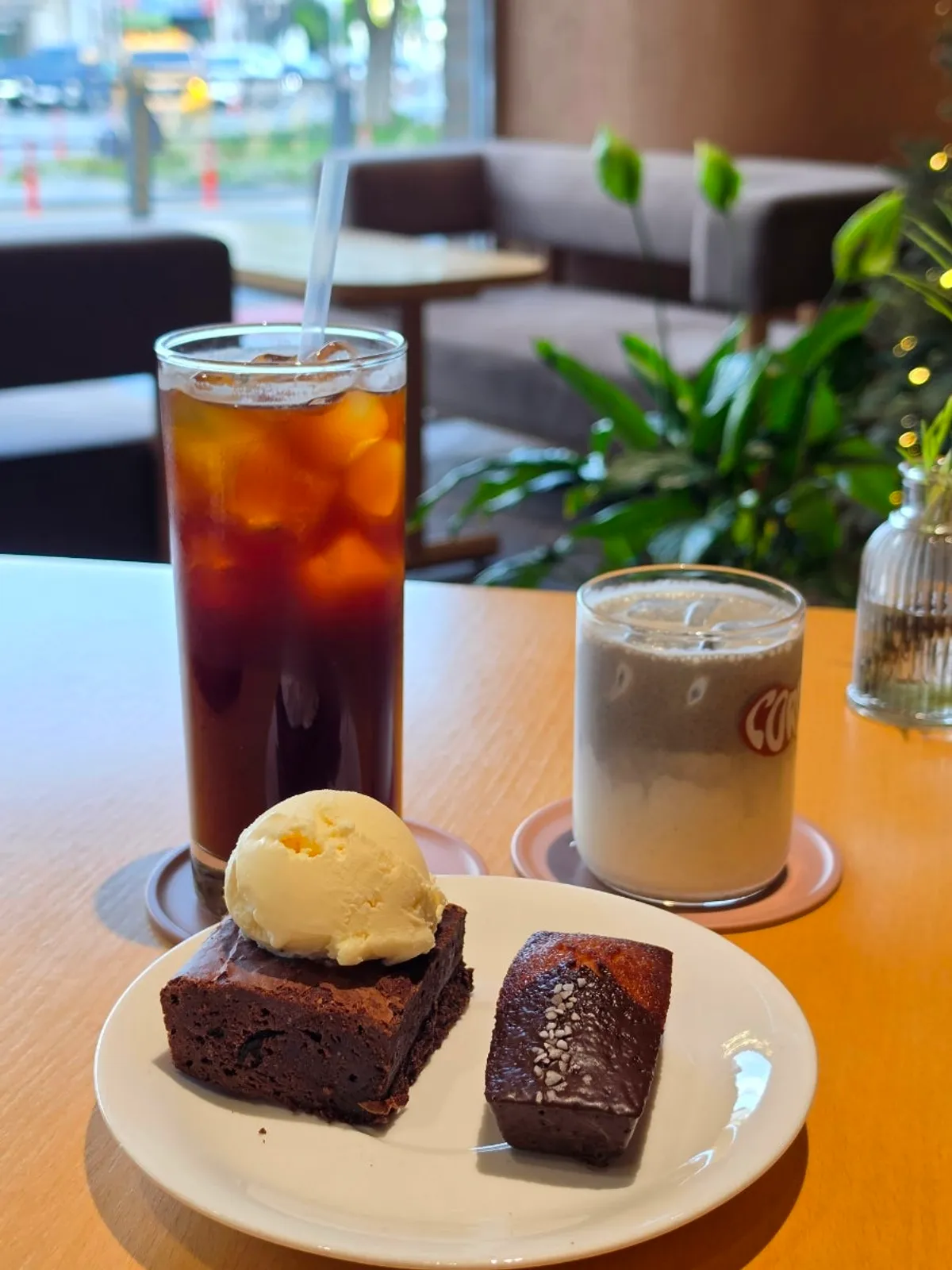 Main photo of CORR, a dessert café in Sajik-dong