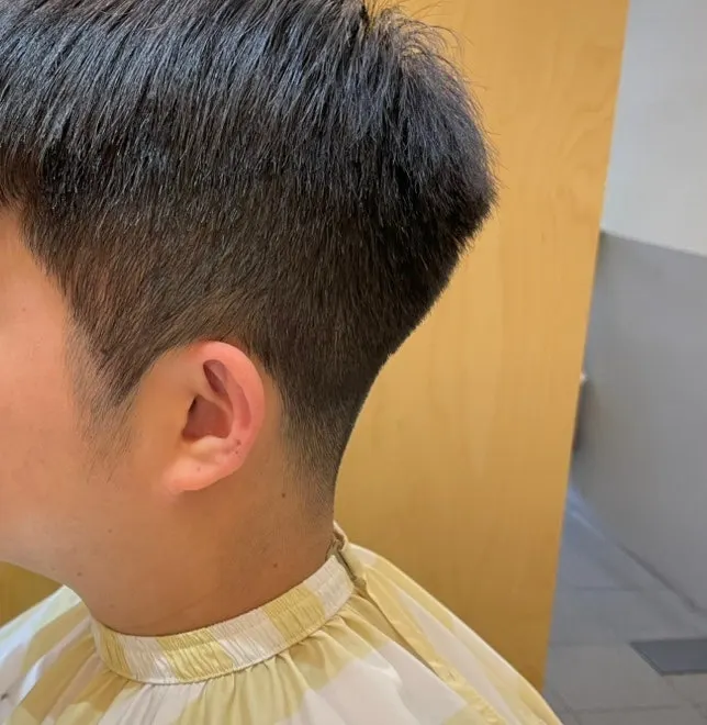 마무리 단계에서 모양을 다시 체크하는 장면