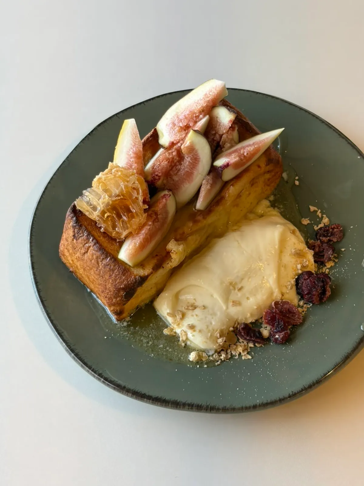 Fig French toast with vanilla cream and honeycomb