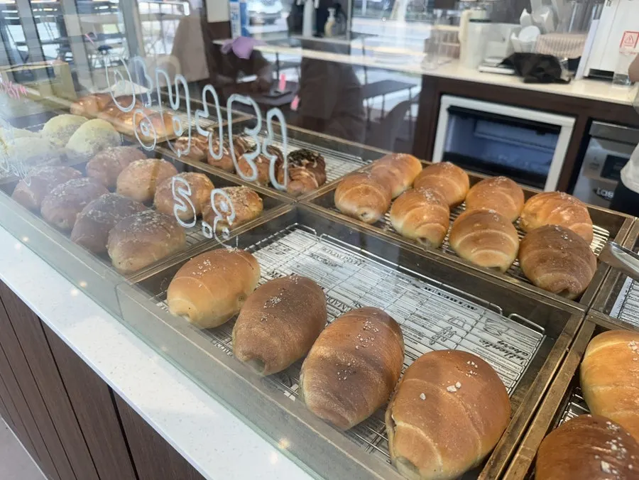 Plain salt bread, ₩3,500