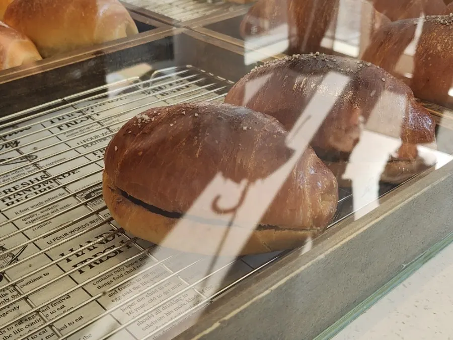 Showcase with ang-butter salt bread price tag