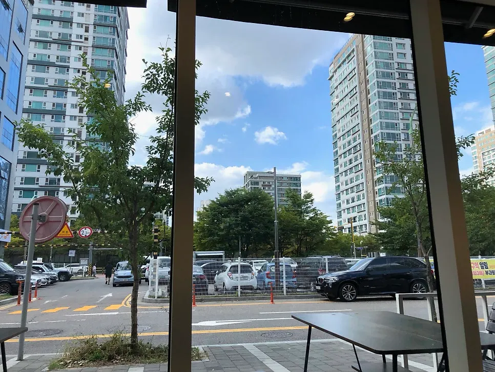 코지베어 앞 공영주차장