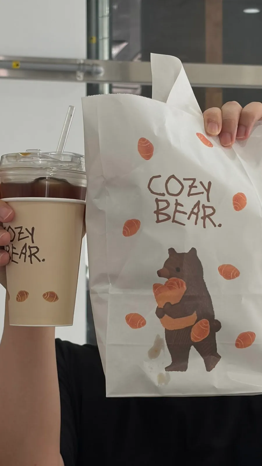 귀여운 곰 그림 소금빵 포장 종이