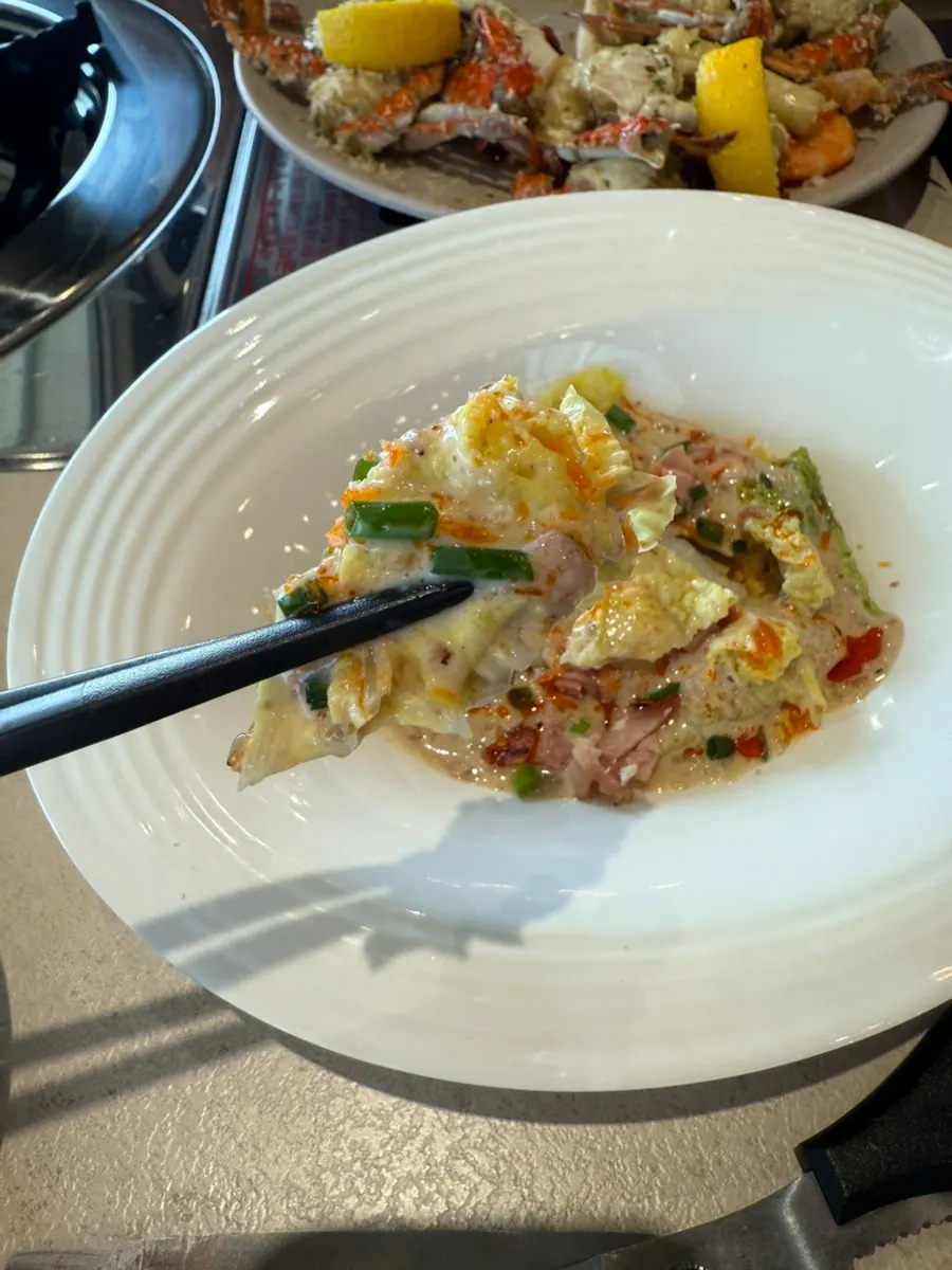 Seafood salad with sashimi and cabbage mixed together