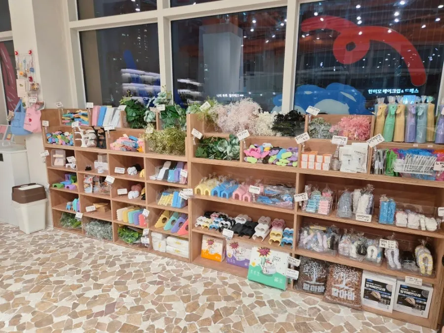 Pameran pelbagai jenis kandang cicak