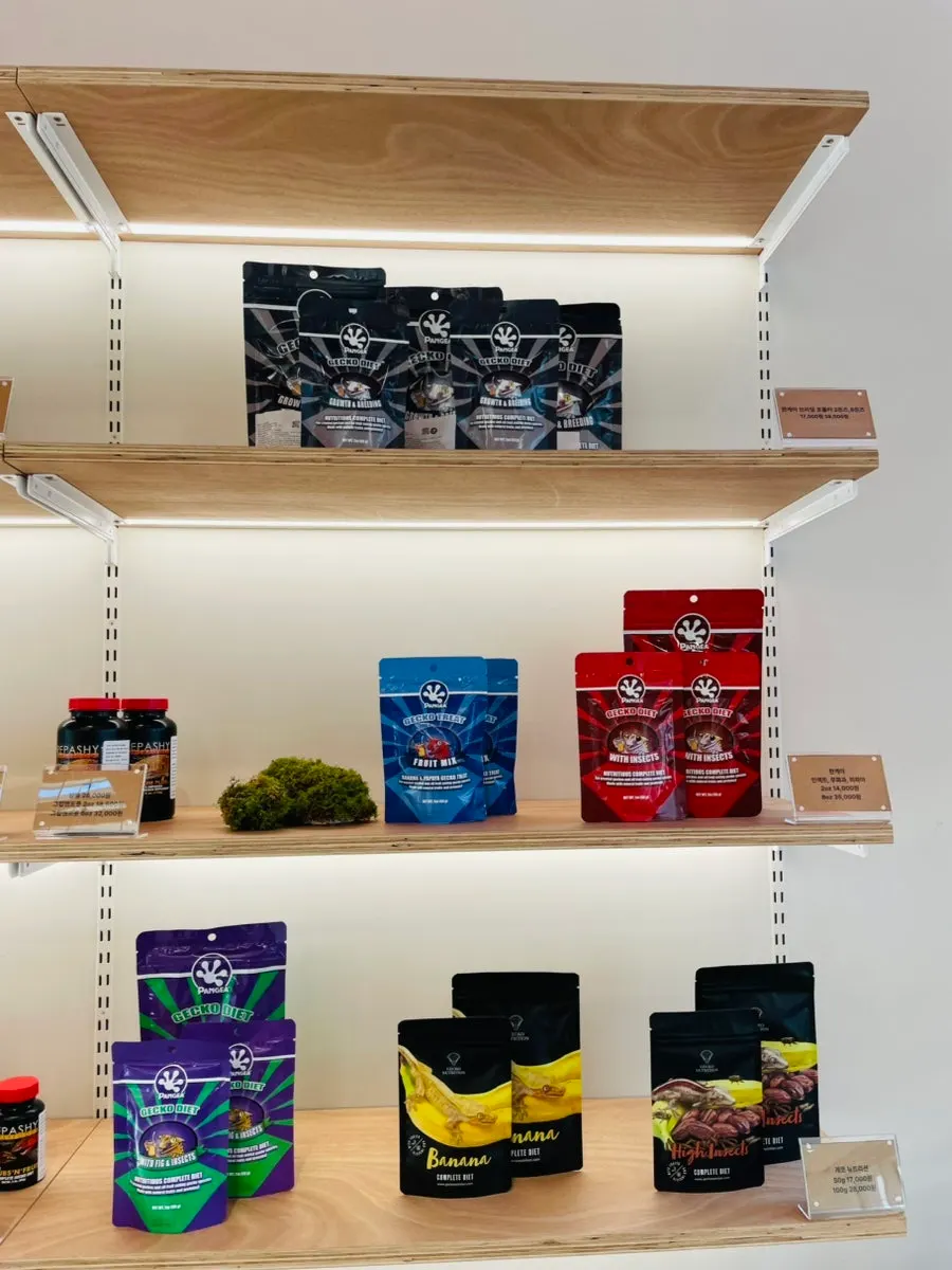 Crested gecko supplements displayed by category