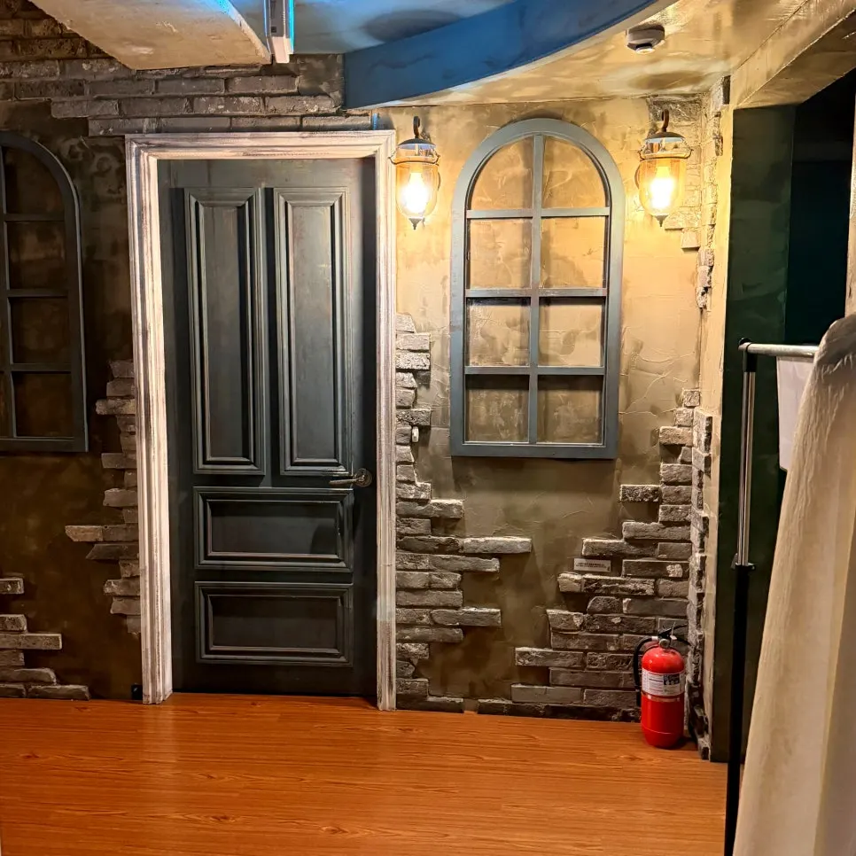 Storefront entrance of Cube Escape Hongdae Branch on the 4th floor of the Mugwang Building
