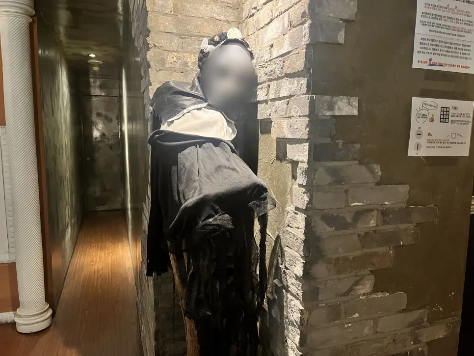 Eerie atmosphere inside Cube Escape Hongdae Branch