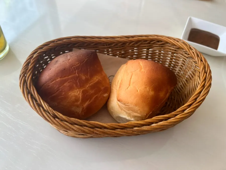 Warm bread with balsamic sauce
