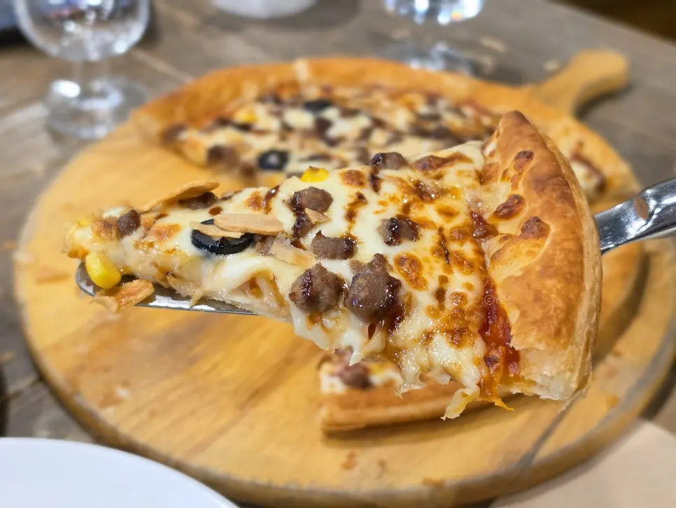 불고기피자 한 조각 단면