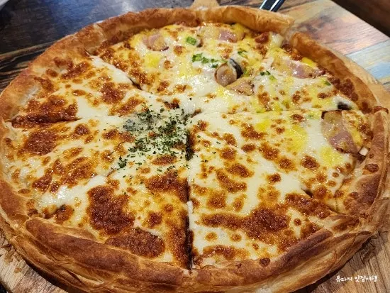 컬쳐드 파스타와 함께 차려진 상