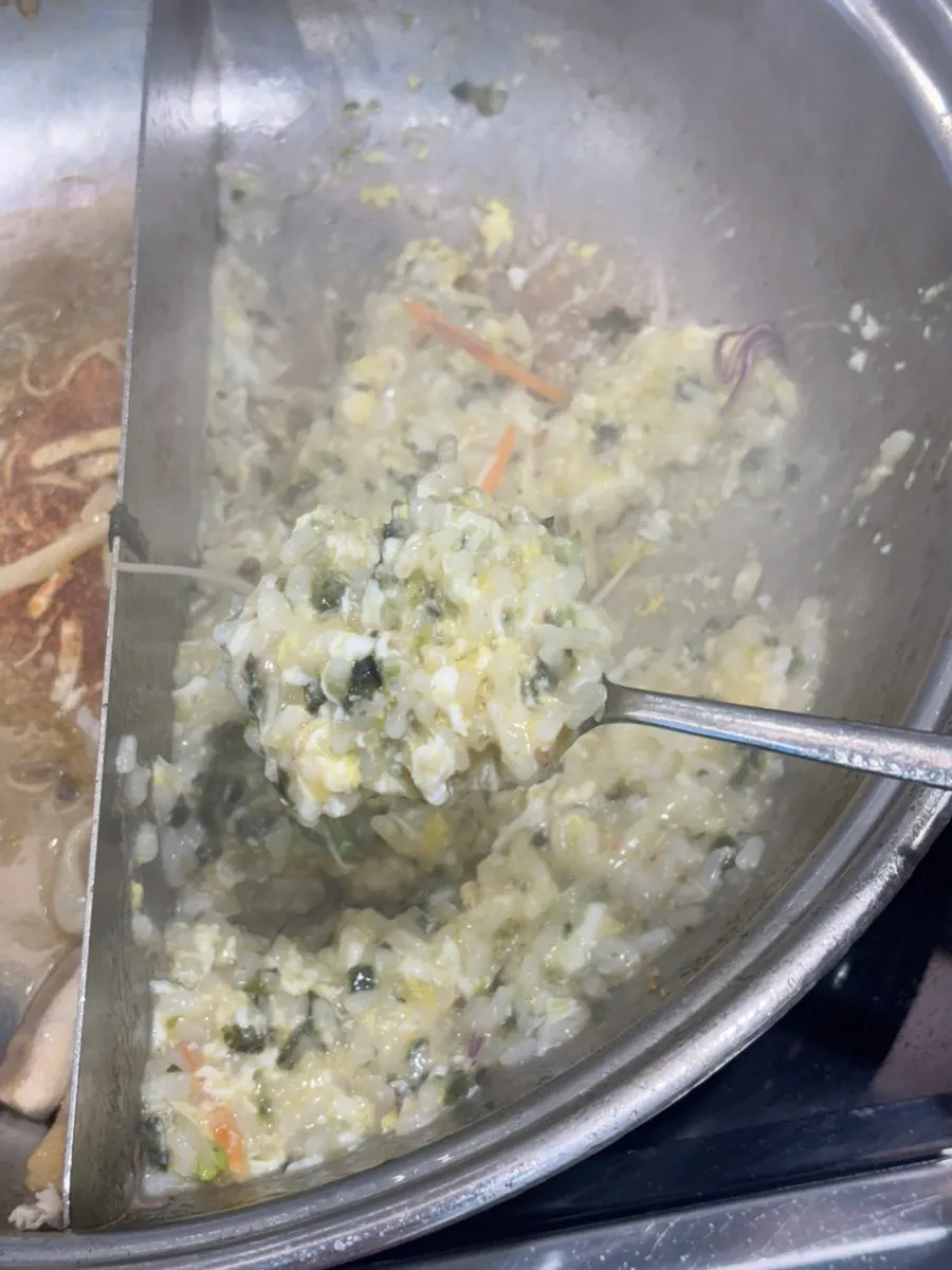 남은 육수로 끓인 죽