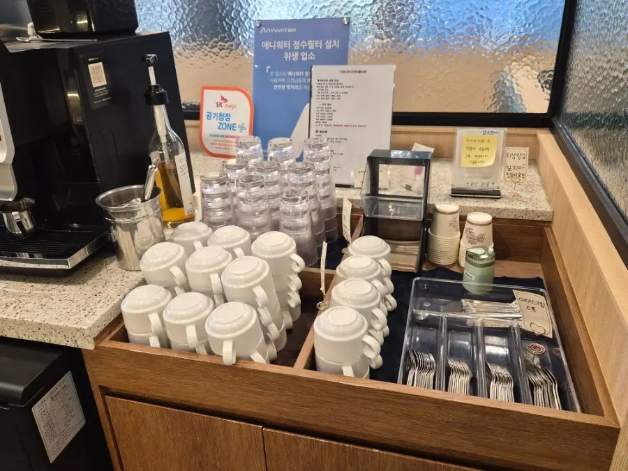 Espresso machine and ice cream for affogato