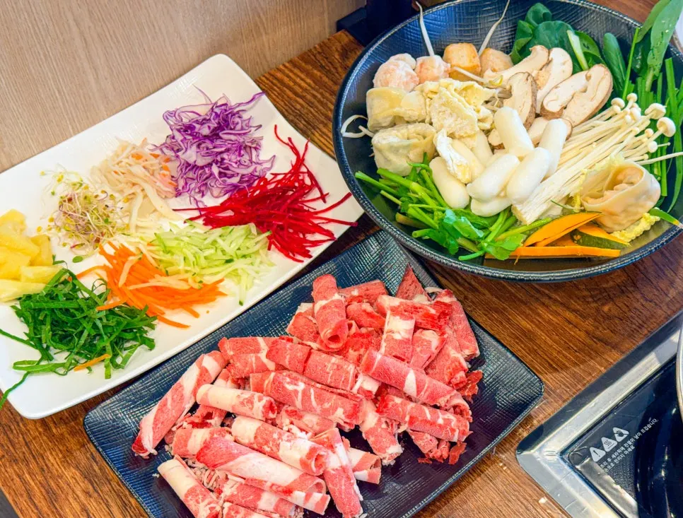 가족모임으로 차려진 다담 위례점 테이블