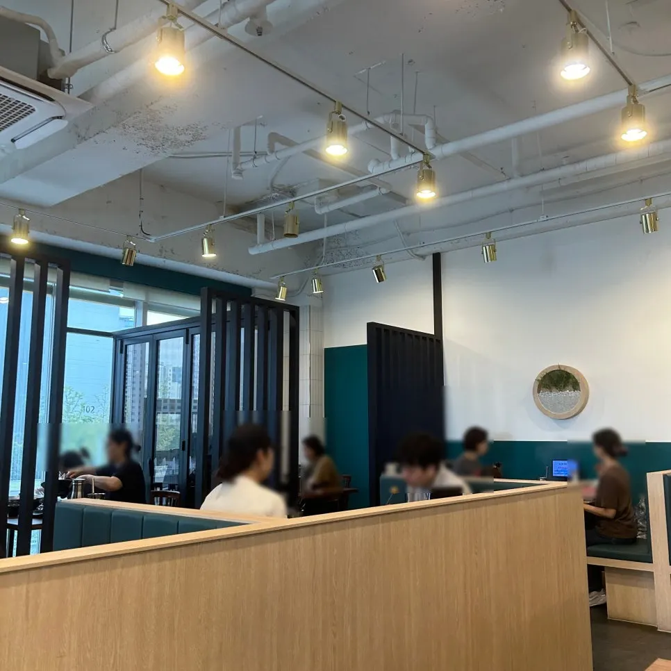 Entrance area of the shabu-shabu restaurant on the 3rd floor