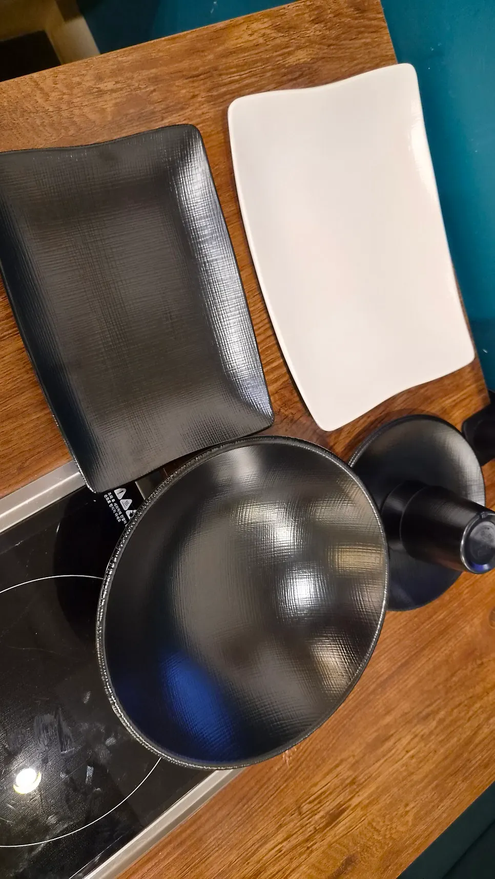 Basic table setting with wolnamssam bowl and small plate