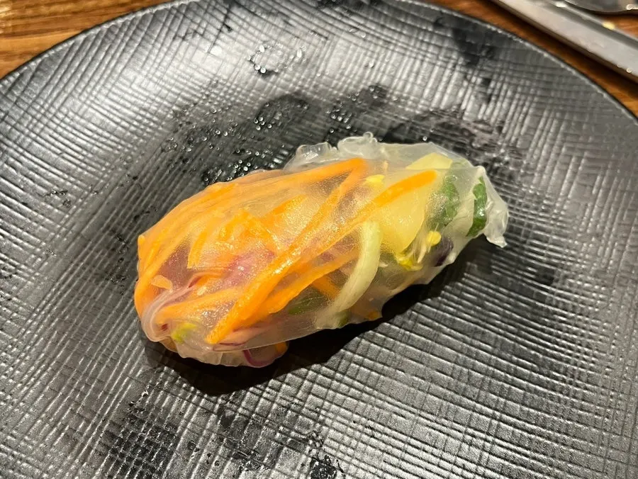 셀프바에 준비된 월남쌈 재료