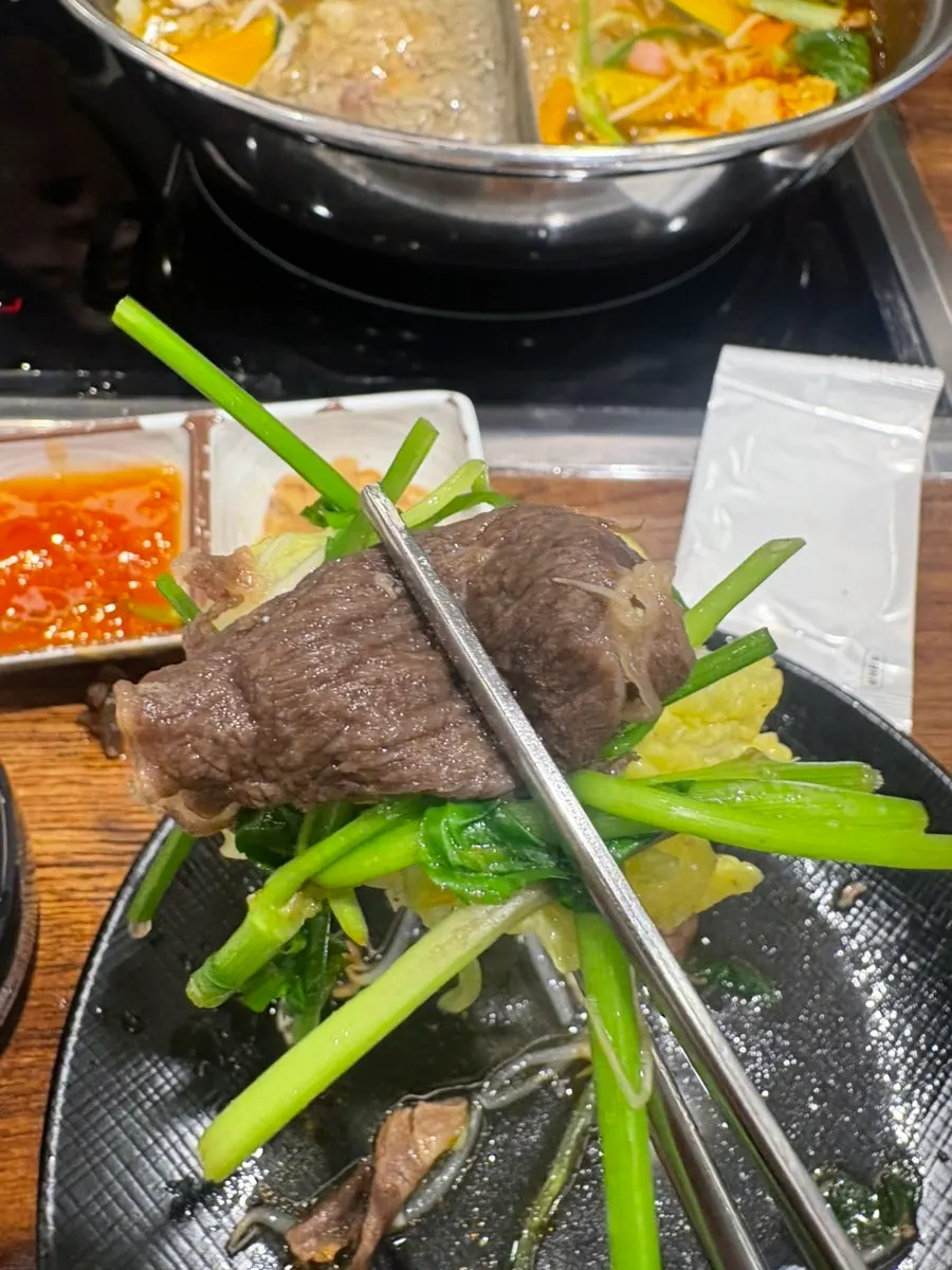 Shabu-shabu pot with noodles added