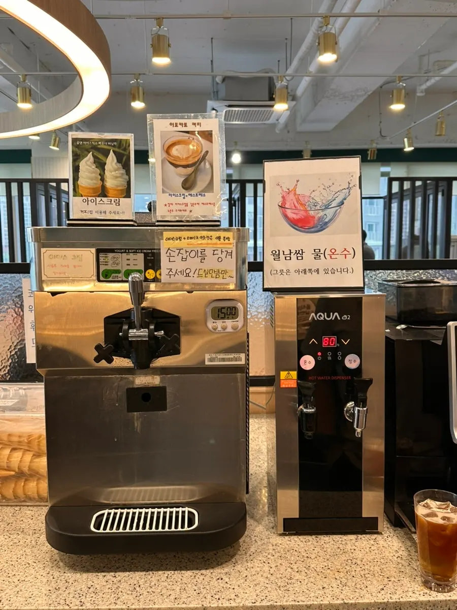접시에 담아온 목심 고기