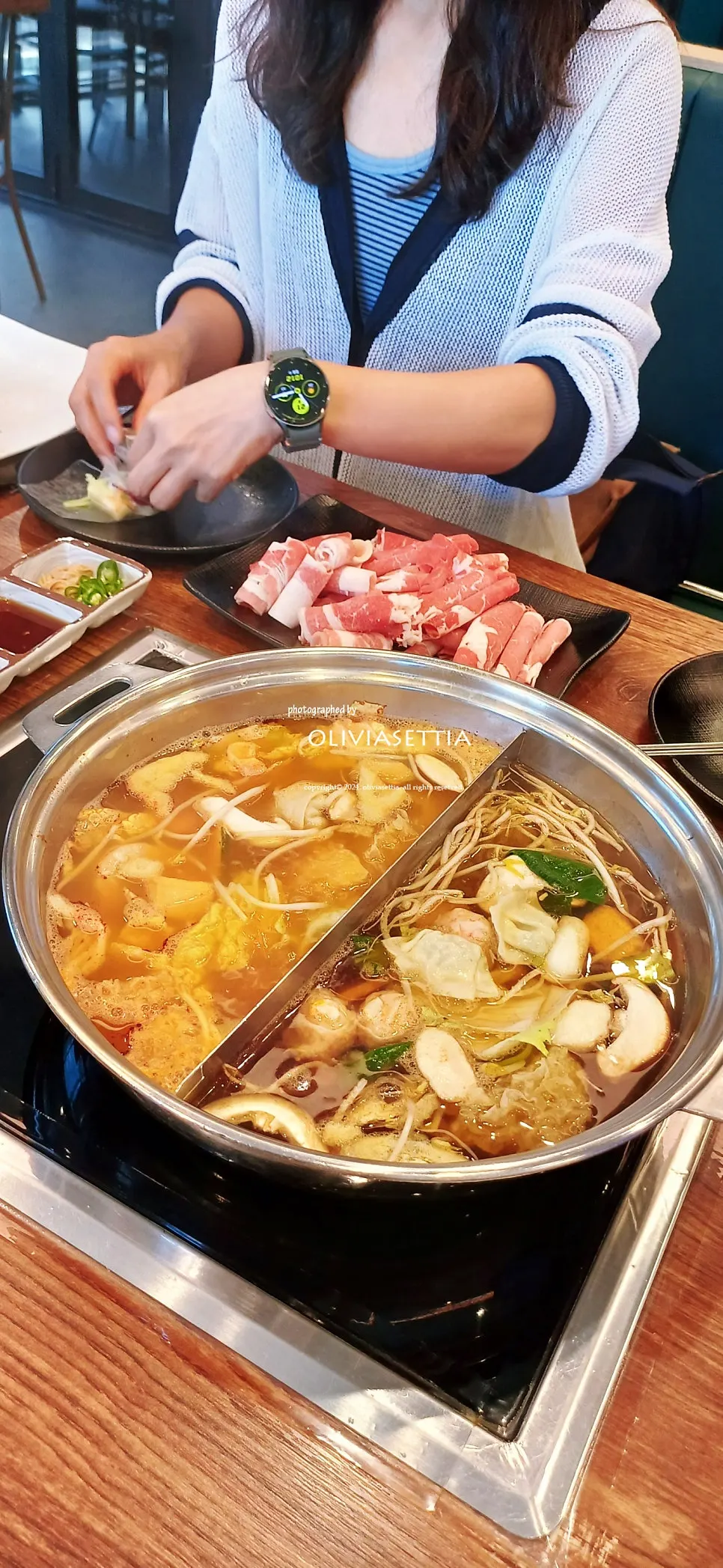 Table spread with beef and wolnamssam ingredients