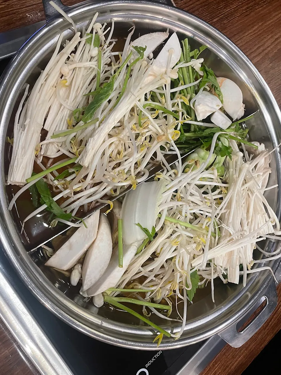 Self-bar corner with shabu-shabu noodle add-ins