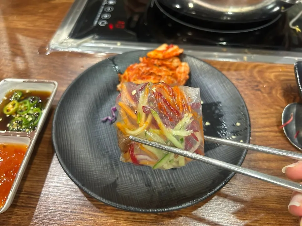 살짝 데친 소고기 샤브샤브