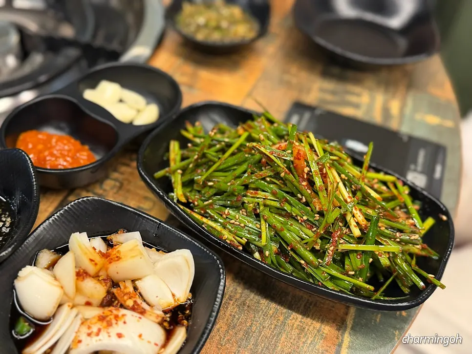대박황소곱창 반찬 접시 클로즈업
