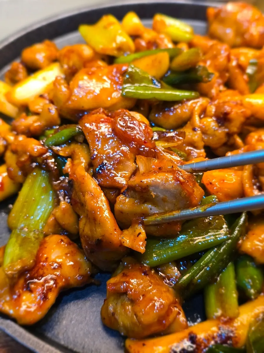 Wheat rice cake cooking alongside the chicken