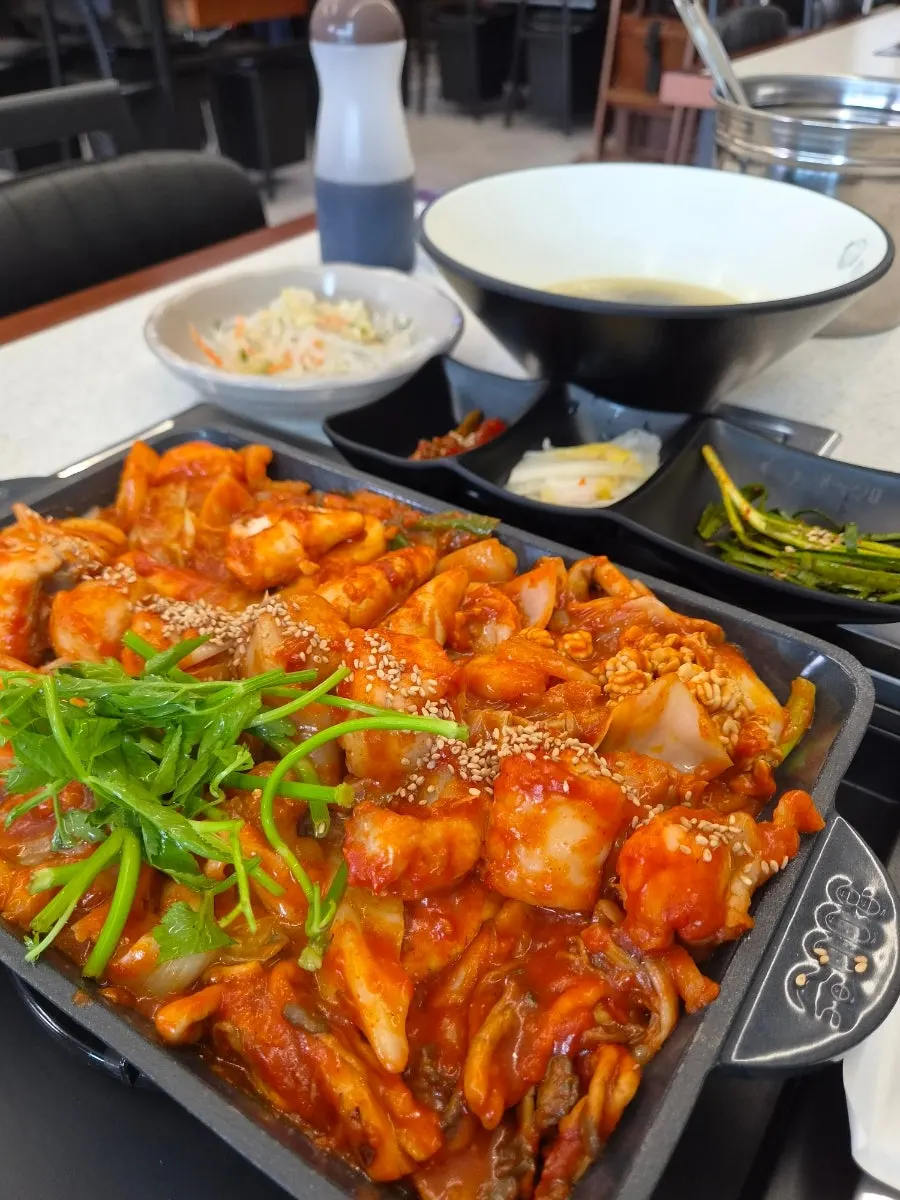 미나리가 올라간 순살 아귀찜