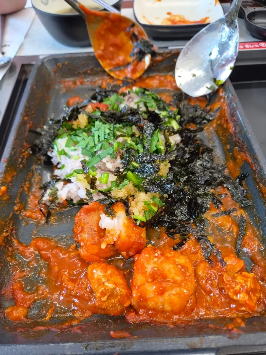 직접 볶아 완성한 아귀찜 볶음밥