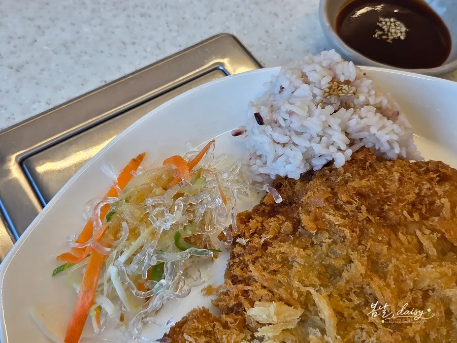 Pork cutlet cut into bite-sized pieces