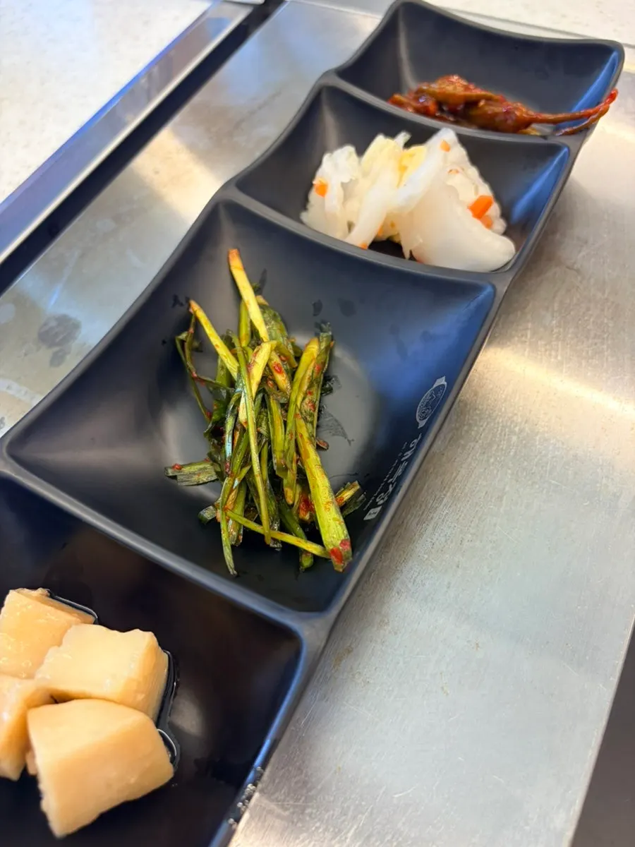 Tabletop burner and braised-rib menu