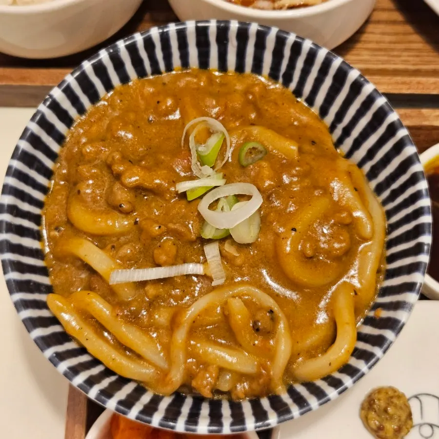 토마토미니카레우동 메뉴