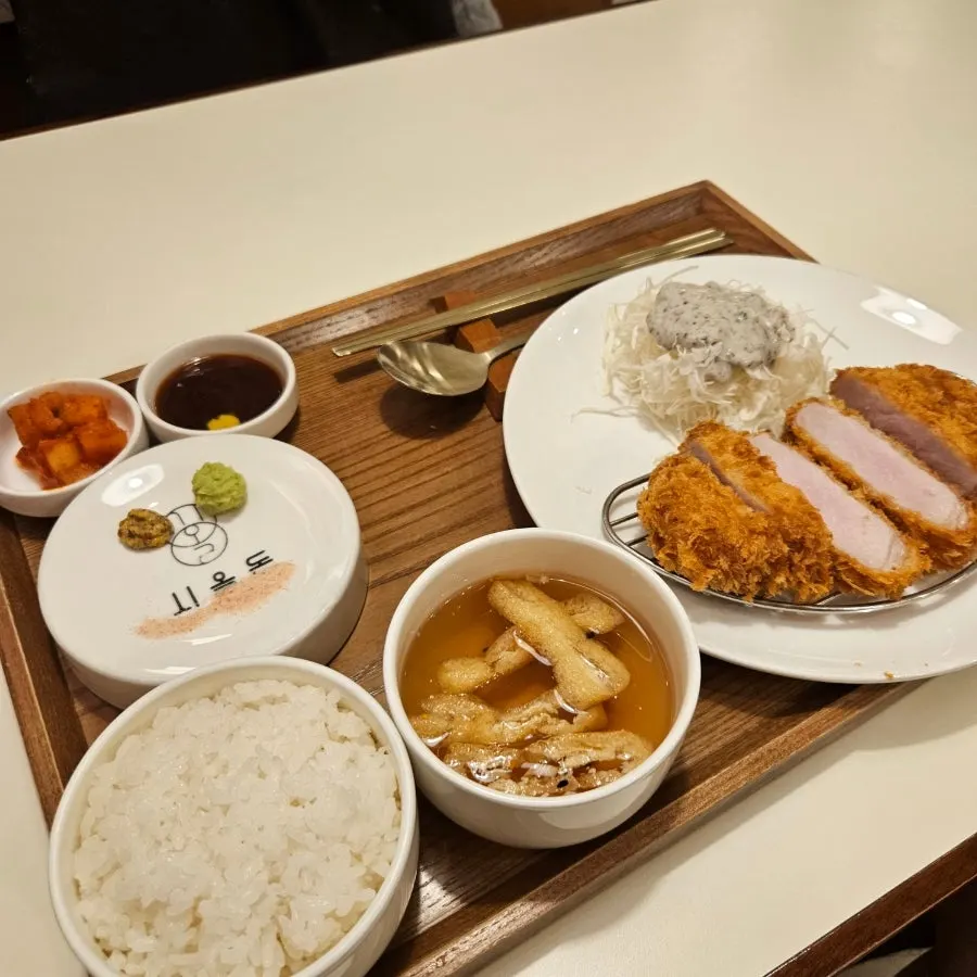 두툼한 등심카츠와 치즈카츠