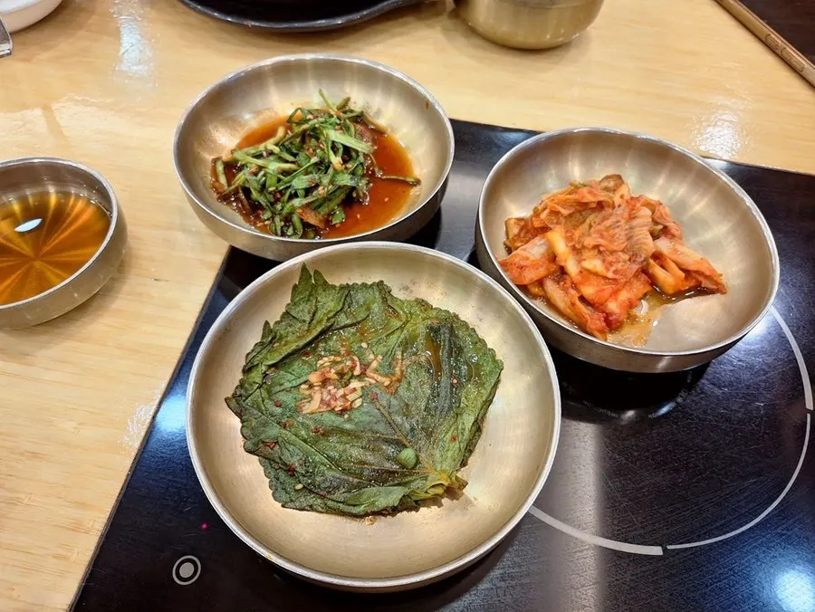 Hantiok side dishes served with Andong gukbap