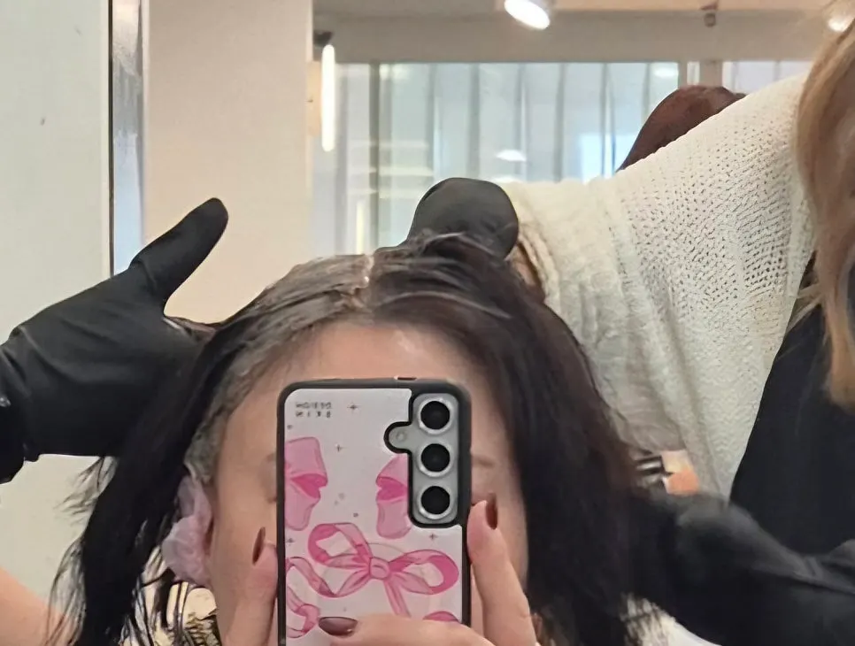Preparing to dye after examining the scalp
