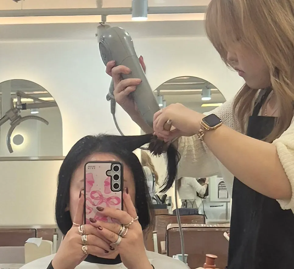 Evenly finished bob dye color
