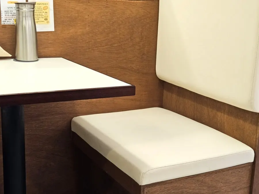 Bar-table seating at Sioldon Ilwon Branch