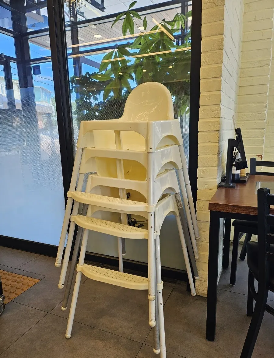 Kids' chairs available at Daedae Myeonok