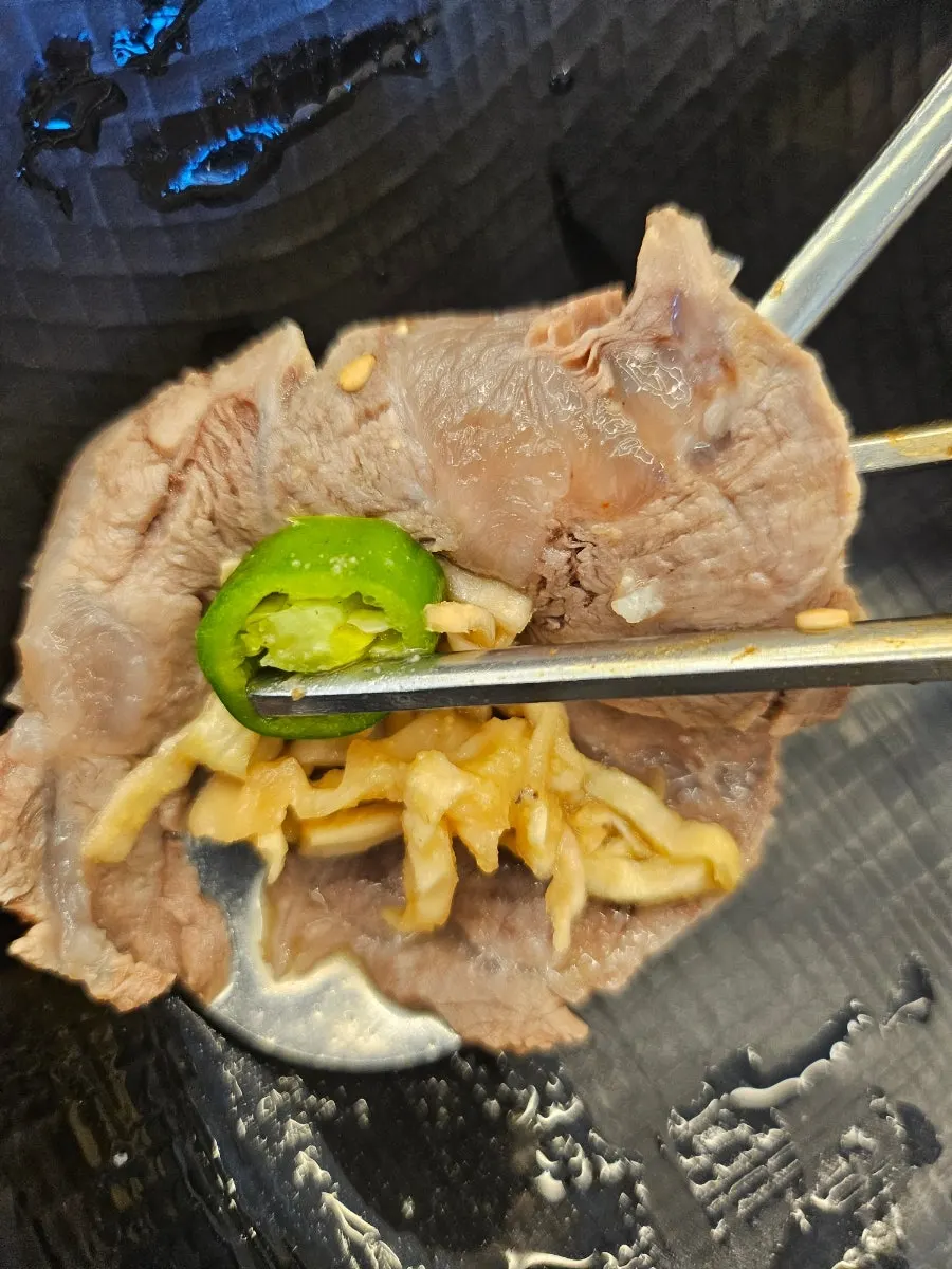 Plump, chewy kalguksu noodles